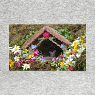 mouse by the flowers T-Shirt